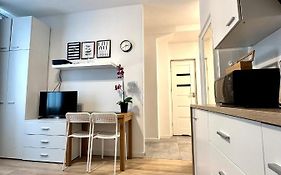 Nice Place 2 Rooms Apartment